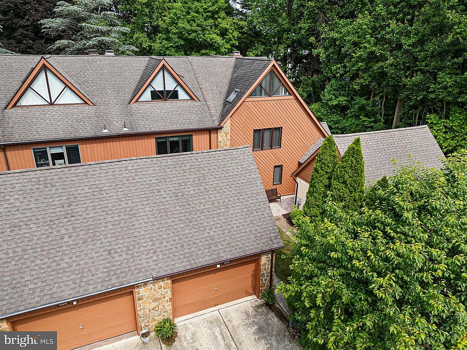 1st image of 608 Dandenog Dr