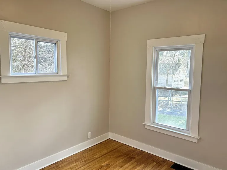 143 S Edwards Ave — Photo 14