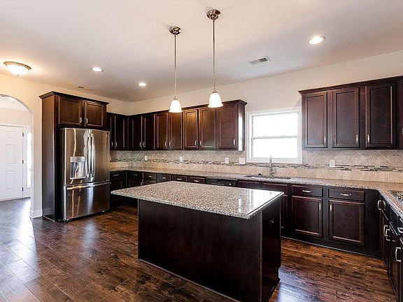 3rd image of 264 Reserve At Oakland
