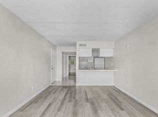 The Lakeside at 2315, Fort Myers, FL 33901