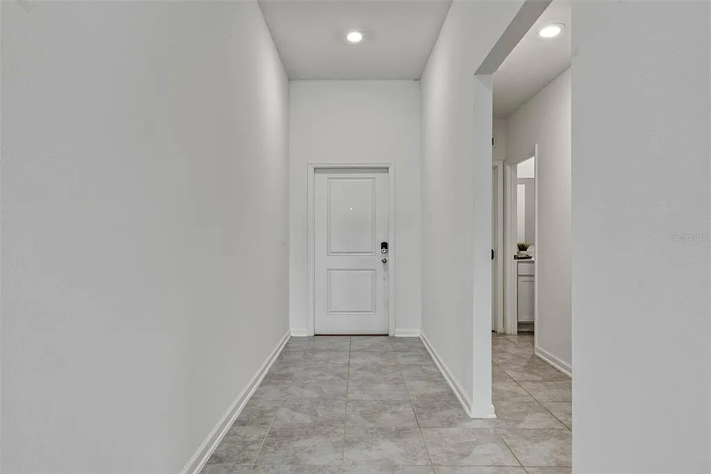 4 bed, 2.0 bath, 1922 sqft, $2,600 — Photo 4