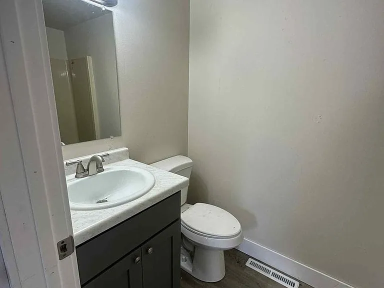 2312 Washington St — Photo 4