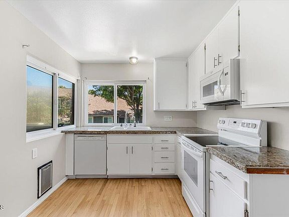 3rd image of 569 Rio Grande Cir