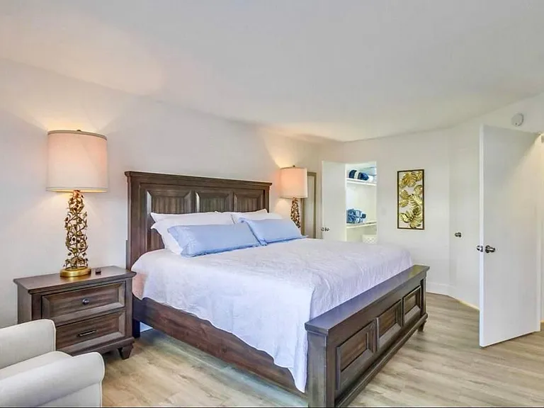 374 Orange Ave #B — Photo 8