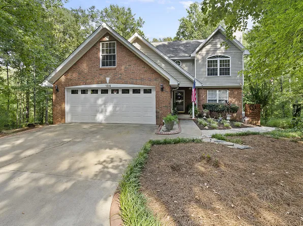104 E Commodore Dr, Cross Hill, SC 29332