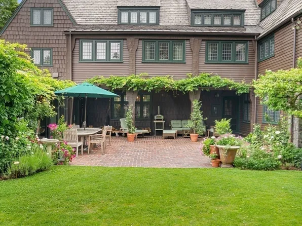 84 Garden St, Cambridge, MA 02138