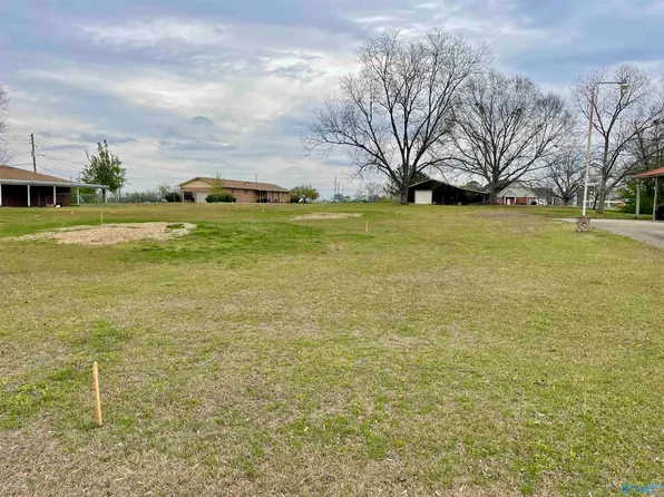 1997 New Haven Dr, Gadsden, AL 35907