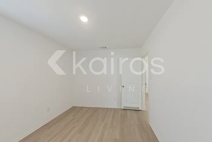 4105 Water Fall Cv — Photo 16