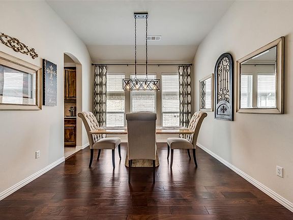 4th image of 5216 Datewood Ln