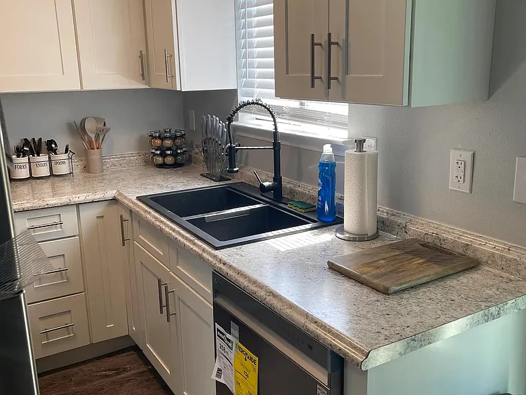 1421 Kraft Ave — Photo 10