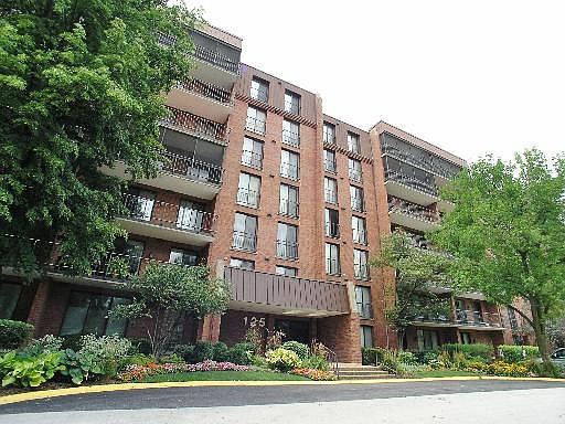 1st image of 125 Acacia Cir APT 104E