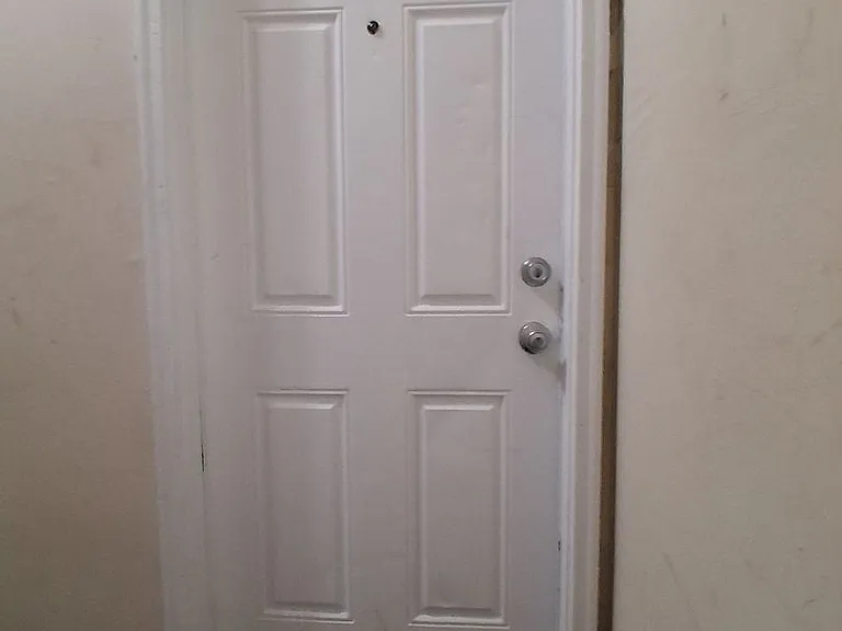 483 Avon Ave — Photo 2