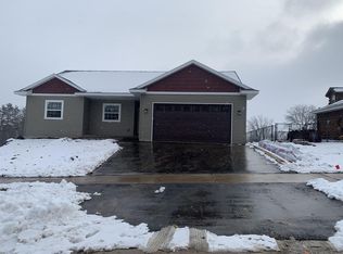 621 Lake View Ave, Merrimac, WI 53561