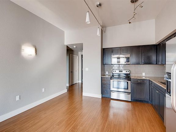3rd image of 928 Travis Ave APT 308