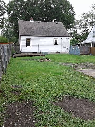 2nd image of 575 N 10th Ave