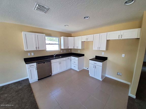 4th image of 5124 Roanoke Blvd