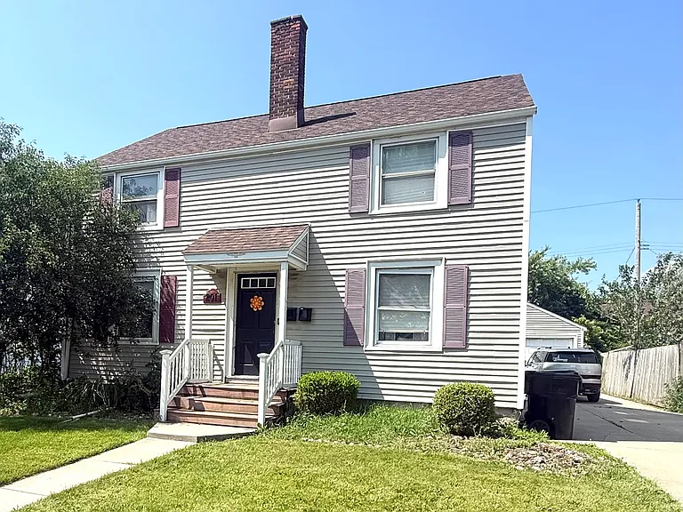 201 Mayville Tonawanda Town Left — Photo 2