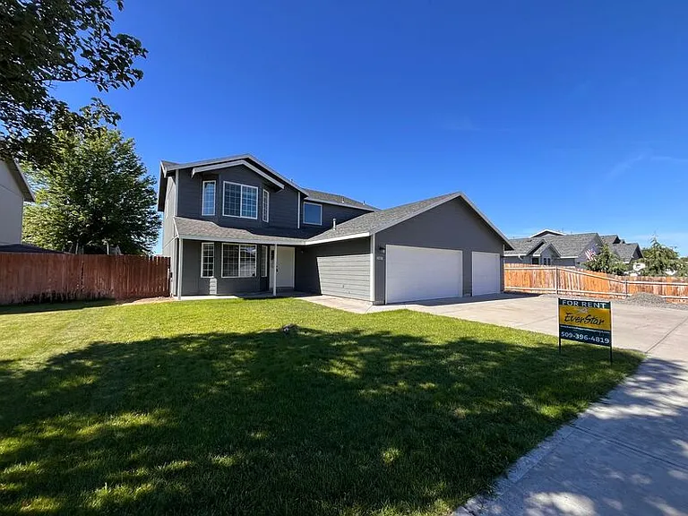 8216 Quatsino Dr — Photo 1