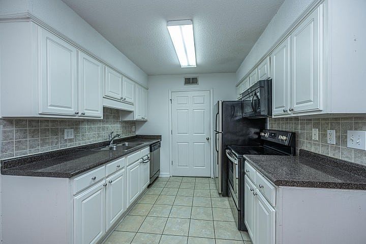 2nd image of 1402 Camp Rd #8E-1