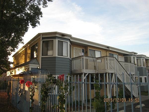 1st image of 12616 Lakeshore Dr APT 50