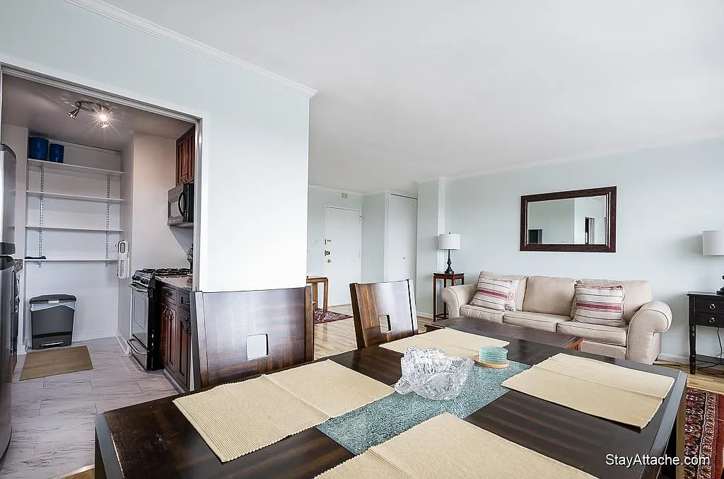 1 bed, 750 sqft, $2,970 — Photo 3