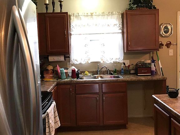 5th image of 1118 Long Meadow Dr