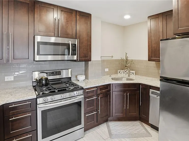 2285 Peachtree Rd NE #709 — Photo 7