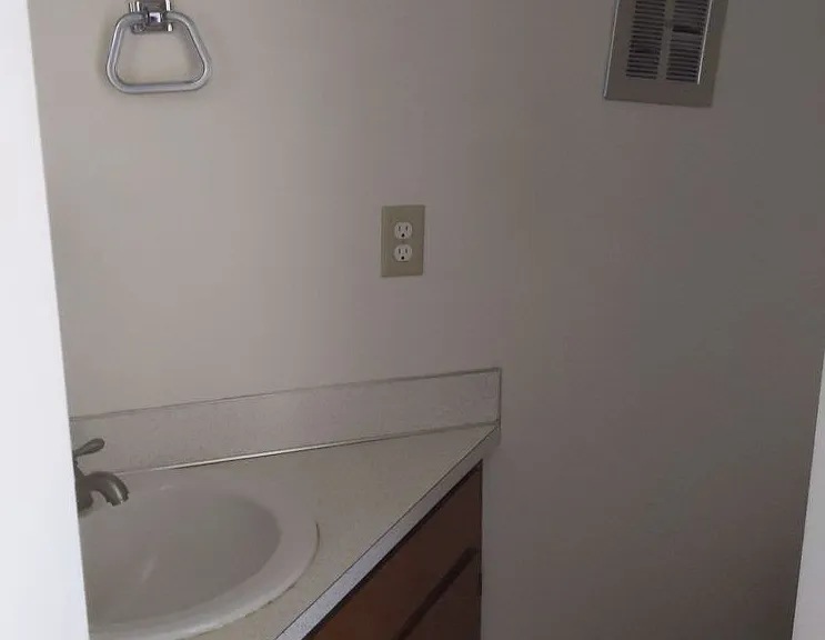 530 & 570 Cedar St #535 & 573 — Photo 9