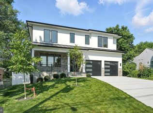 1910 Cherri Dr, Falls Church, VA 22043