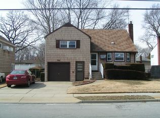 50 Westgate Rd, Massapequa Park, NY