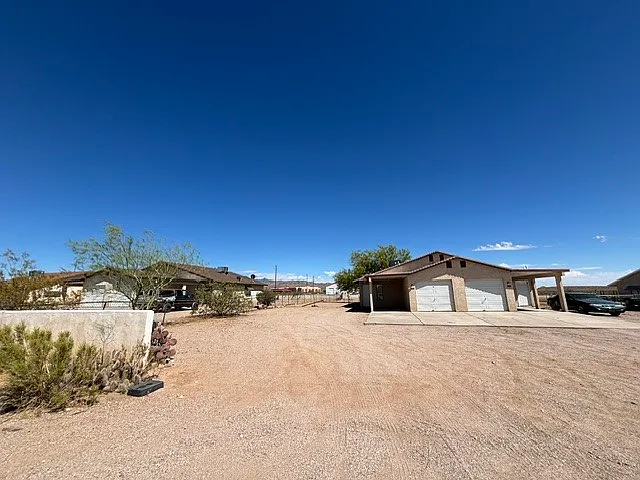2700 W Shauna Dr — Photo 16