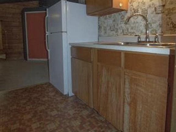 4th image of 3185 Daphne Ln #B