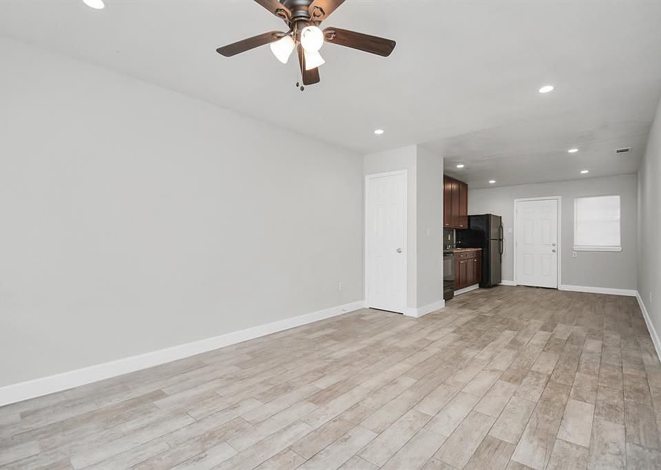 Minden Square Condos - 5441 Pardee St Houston TX | Zillow