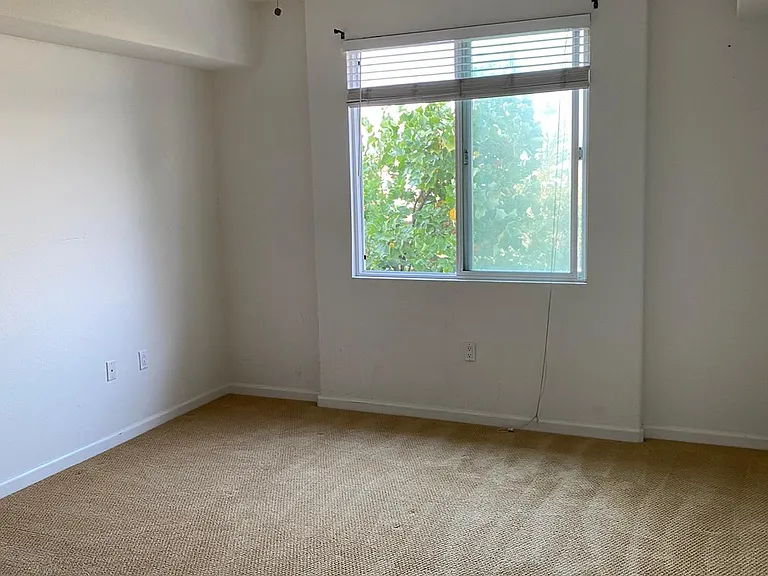1101 S Main St — Photo 11