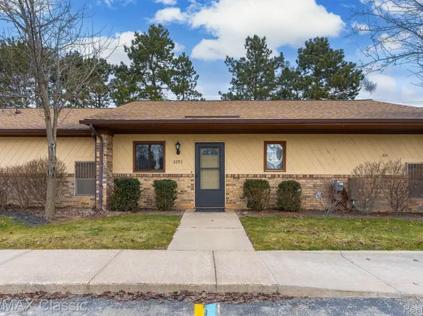 2293 N Milford Rd #101, Highland, MI 48357