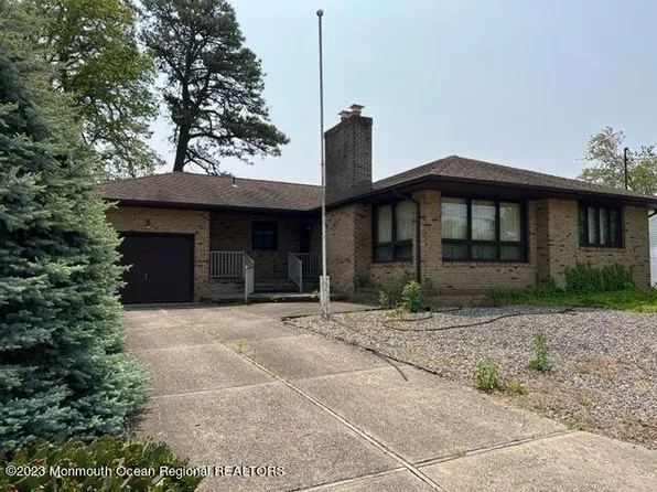 845 Halliard Avenue, Beachwood, NJ 08722