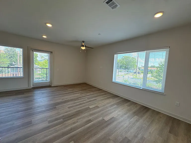 Flats at Southside Gardens — Photo 18
