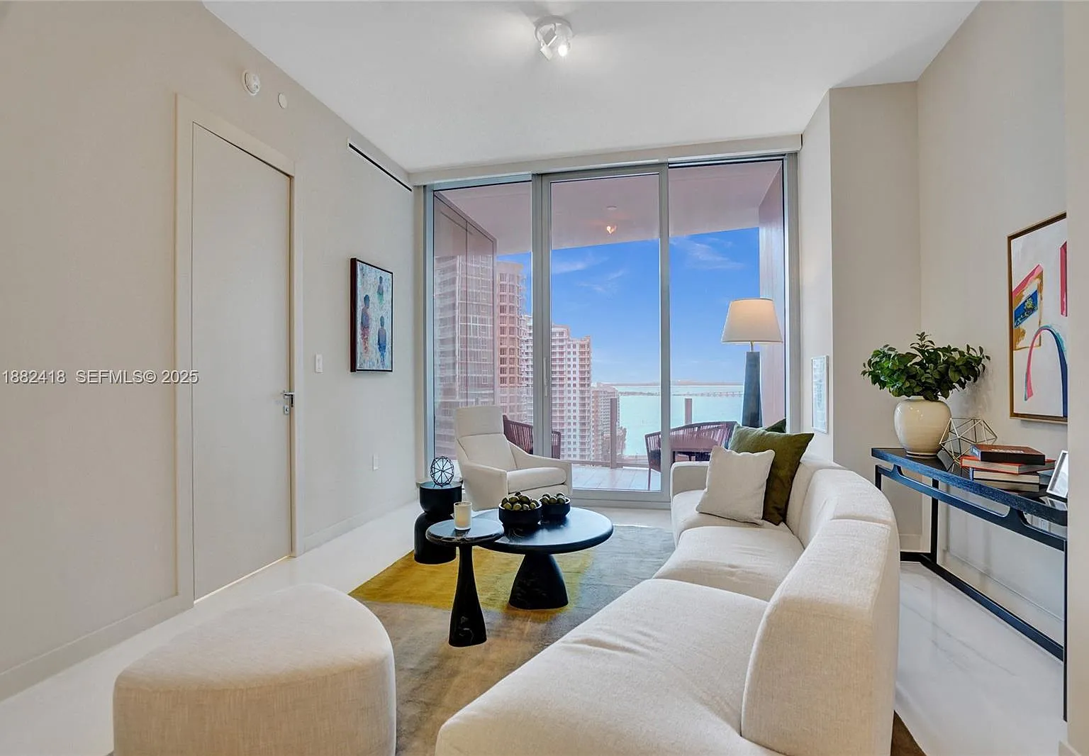 2 bed, 1552 sqft, $13,500 — Photo 2