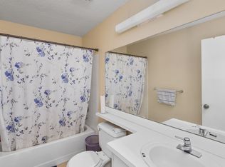 22 Kite Ct, Lawrence Township, NJ 08648