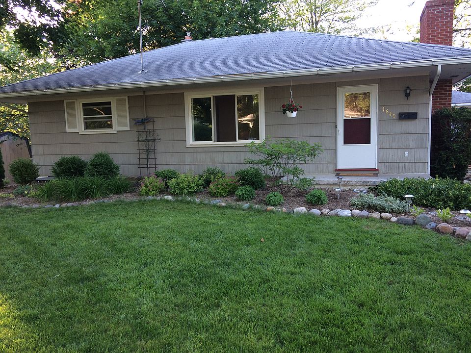 1st image of 1640 Argyle Cres