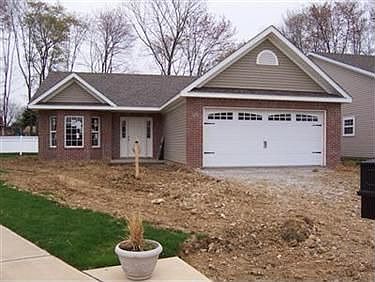 1st image of 16781 Foxhall Ln