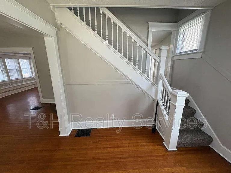 22 E Parkview Ave — Photo 3