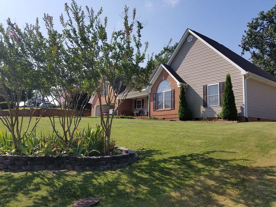 1st image of 124 Stanford Dr