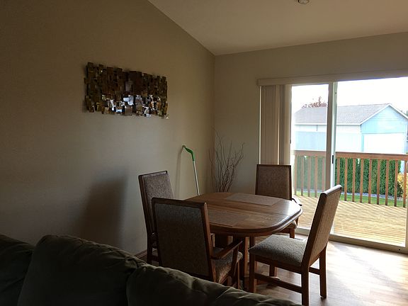 4th image of 2293 Veedol Dr