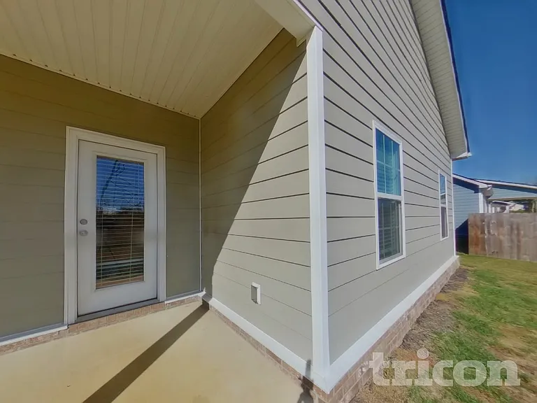 1016 Cyril Dr — Photo 17