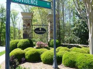 3052 Kings Manor Dr, Matthews, NC 28104