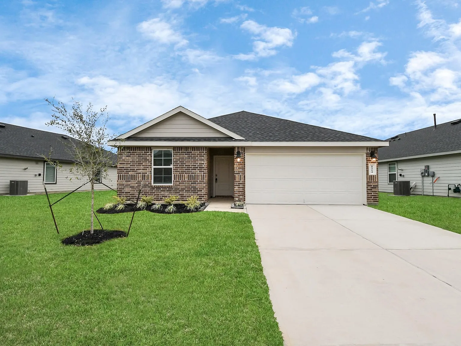 4 bed, 2.5 bath, 1859 sqft, $2,300 — Photo 2