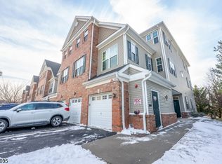19 Station Sq, Union, NJ 07083