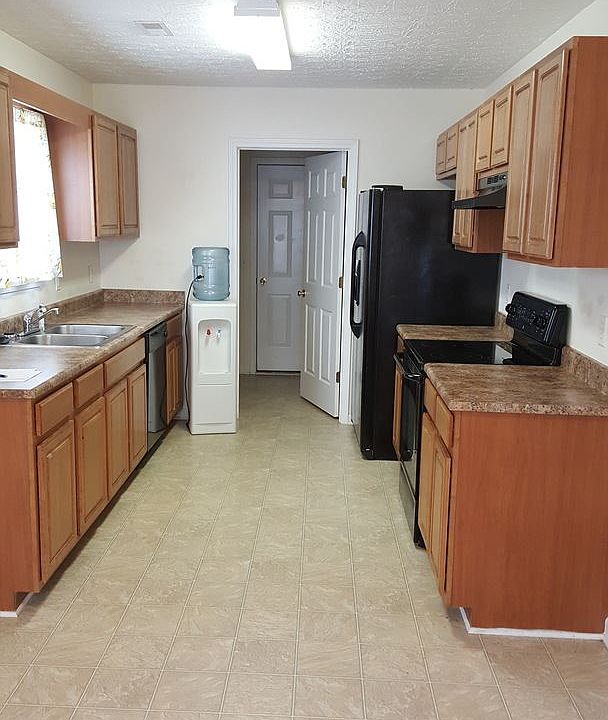 1st image of 1882 Neese Cir NE