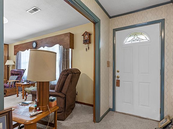 5th image of 10 Coburn Dr
